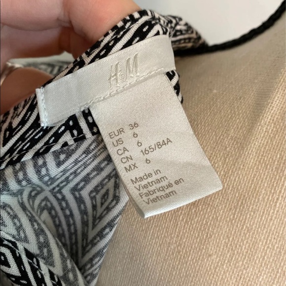 H&M geometric print dress - Picture 4 of 5